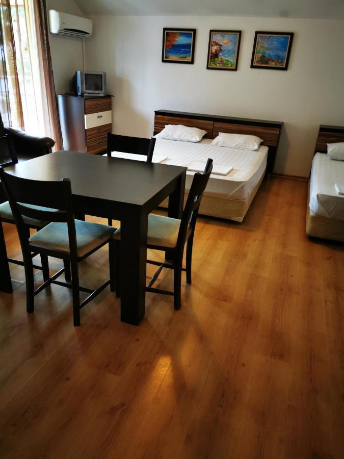 Jelezchevi Guest Rooms Primorsko Exteriér fotografie