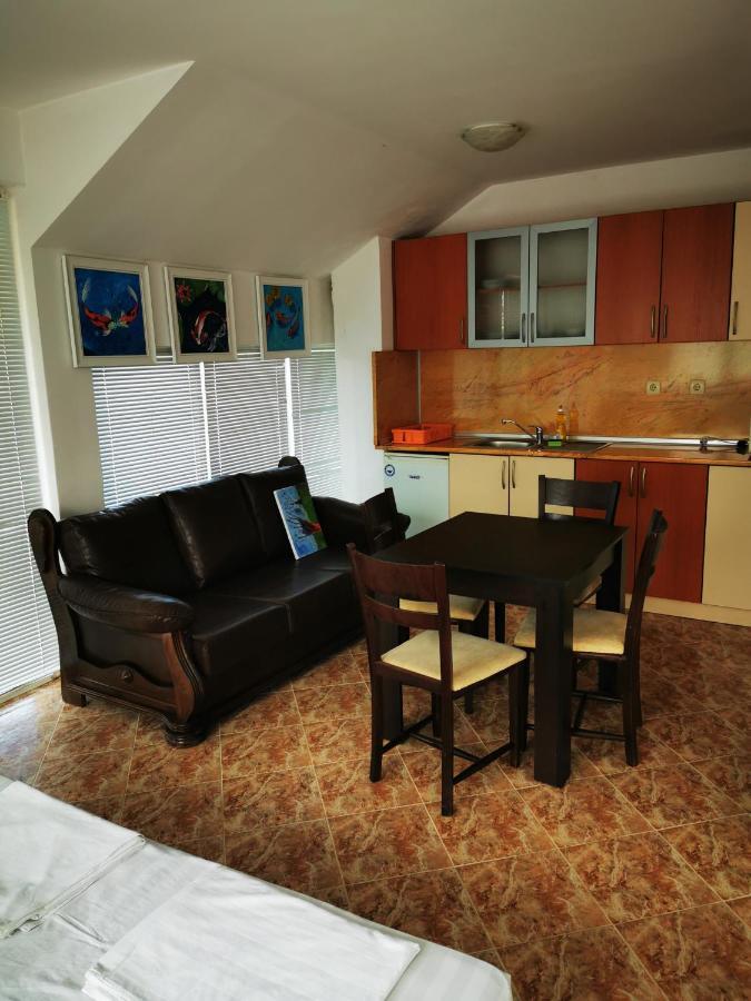 Jelezchevi Guest Rooms Primorsko Exteriér fotografie