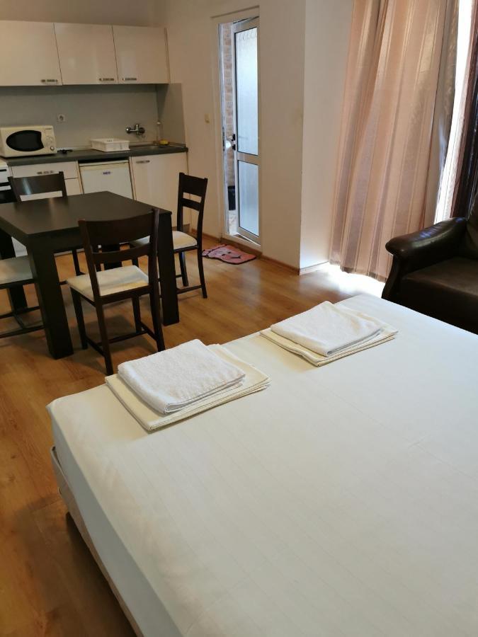 Jelezchevi Guest Rooms Primorsko Exteriér fotografie
